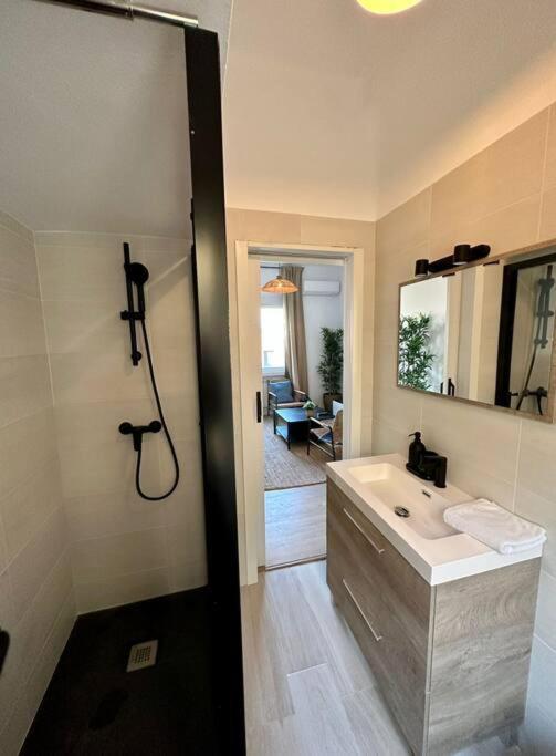Nuevo Apt De Diseno Para 7Pax En Centro/La Latina Madrid Ngoại thất bức ảnh
